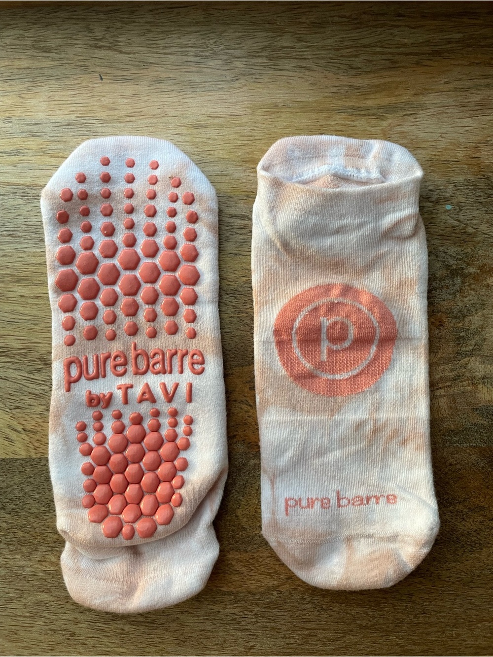 Pure Barre by TAVI Peach Tie Dye Low Rise Grip Socks NWOT